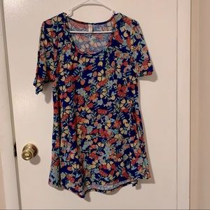 3/$15 LuLaRoe Perfect Tee - Size Medium